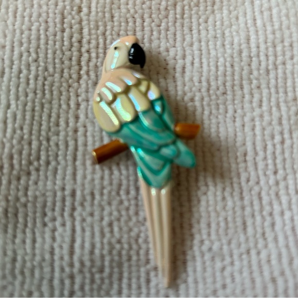 Park Lane Vintage parrot pin EUC and dangle earrings GUC - Picture 1 of 4